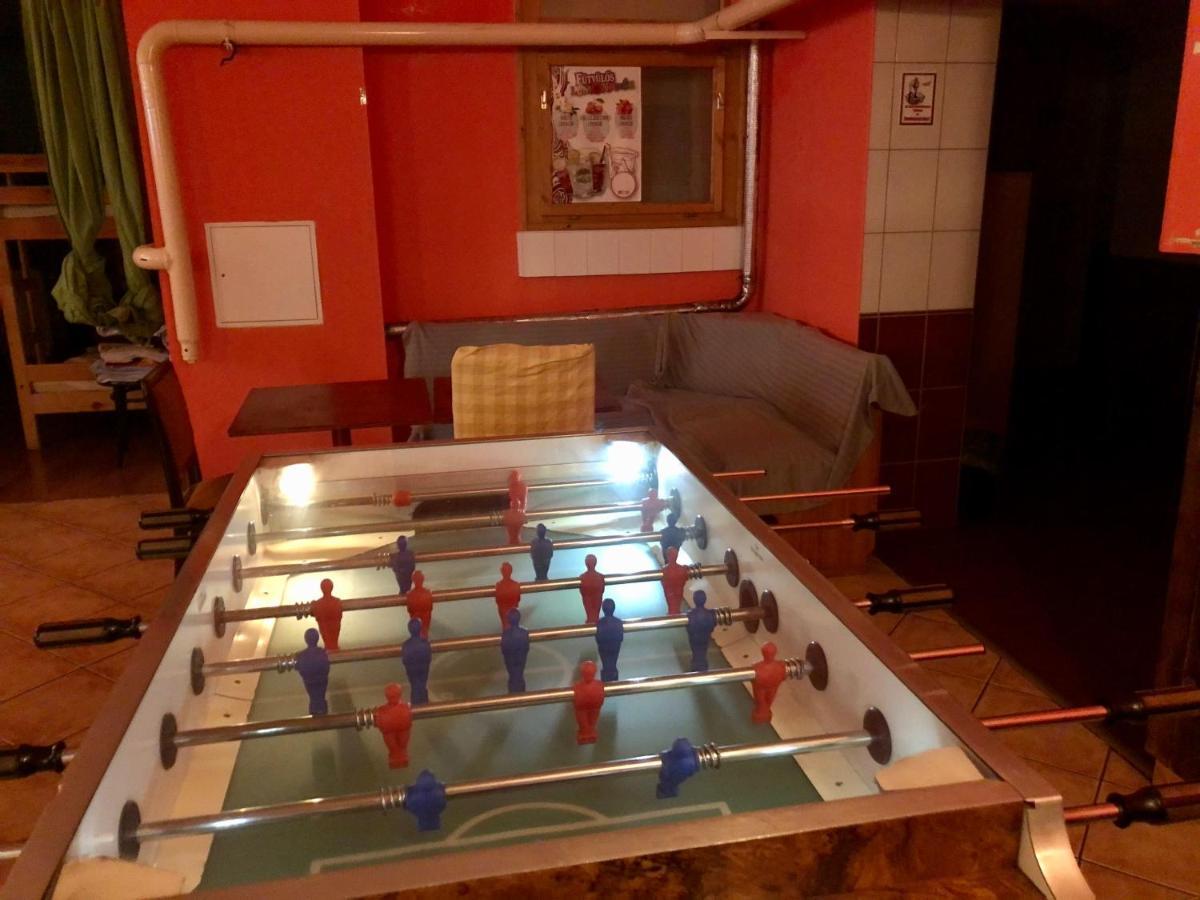 Apartament Whole Basement Former Pub3 For Bachelor / Bachelorette Party